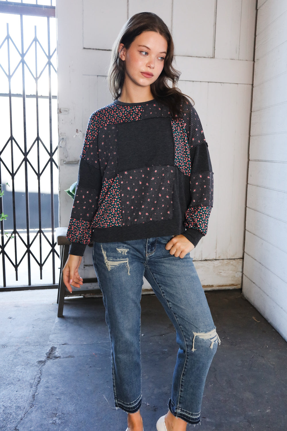 Lazy Daisies Charcoal Pullover